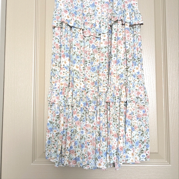 Carly Jean Los Angeles Ruffled Floral Maxi Dress - Picture 3 of 13